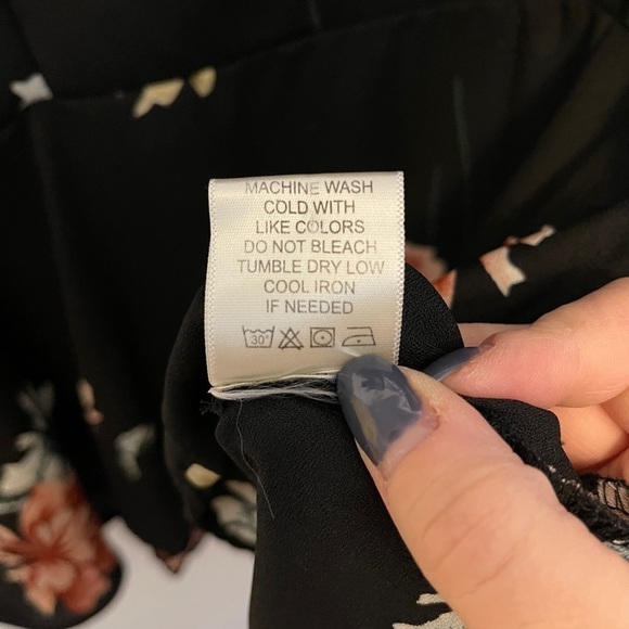 Floral bell sleeve top - Picture 5 of 6